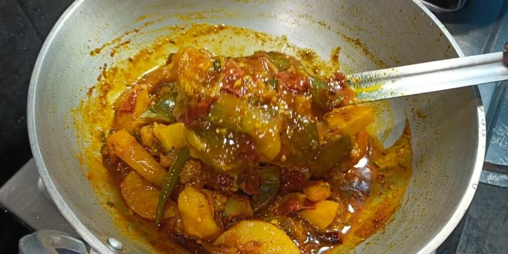 आलू बैंगन की सब्जी रेसिपी